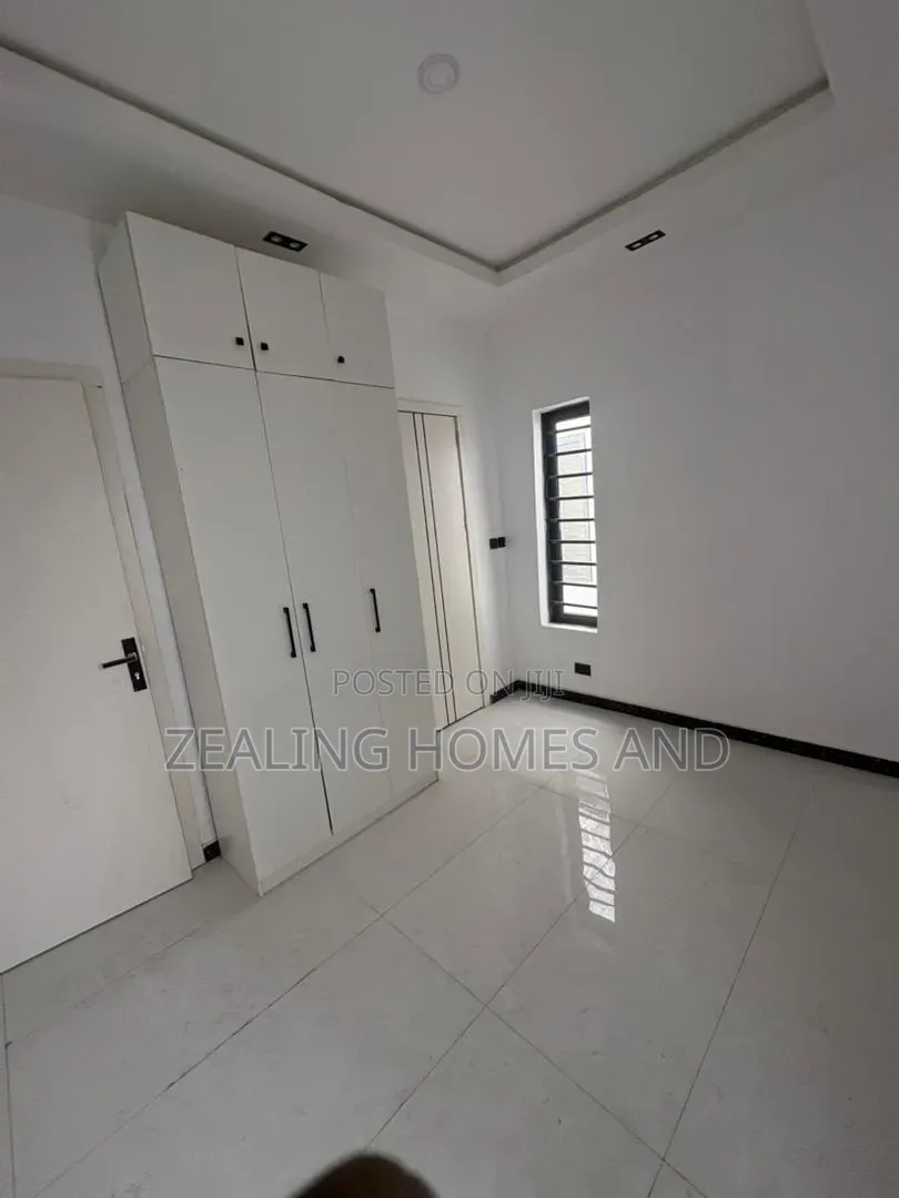 Furnished 4bdrm Duplex in Captain Court for rent in Abraham Adesanya Estate