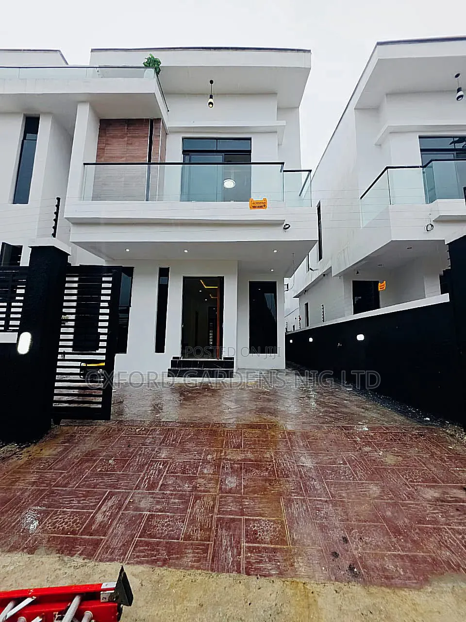 4bdrm Duplex in General Paint, Lekki Phase 2 for sale in Lekki Phase 2