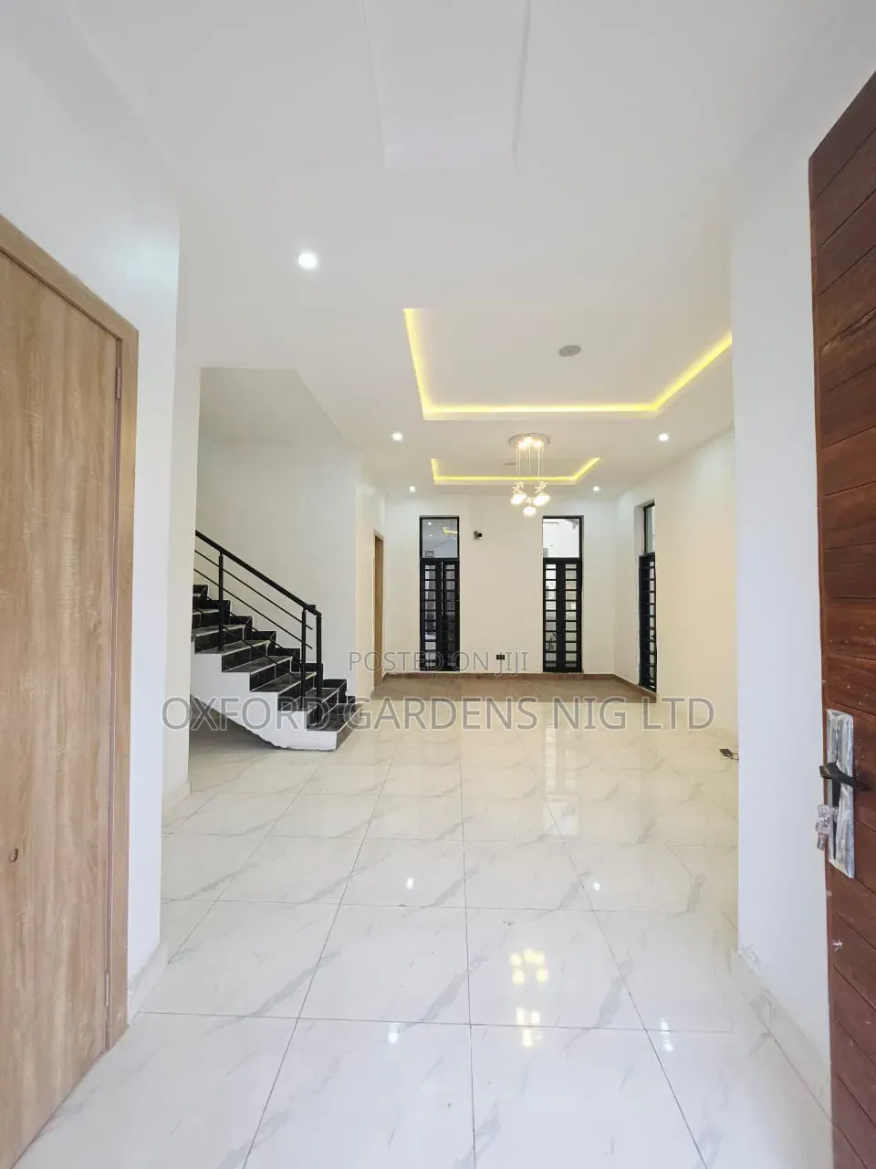 4bdrm Duplex in General Paint, Lekki Phase 2 for sale in Lekki Phase 2