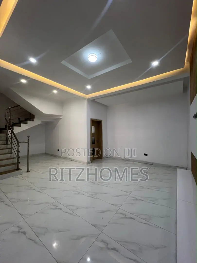 3bdrm Duplex in Off Lekki-Epe Expressway for rent in Off Lekki-Epe Expressway