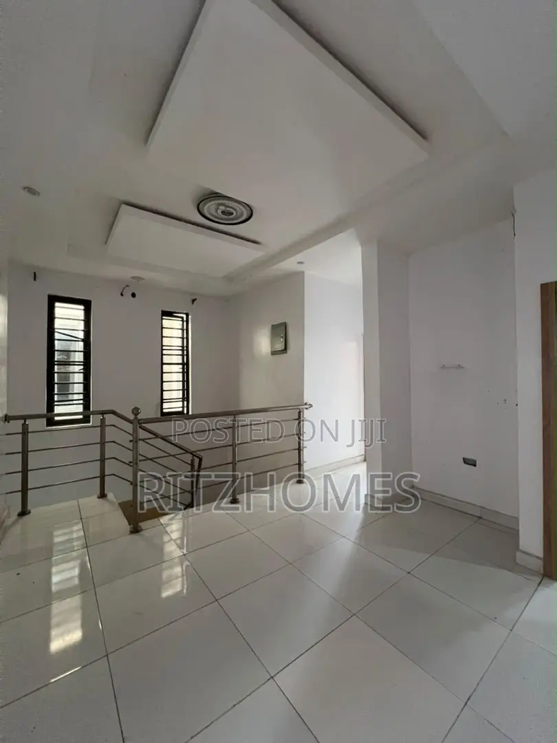 3bdrm Duplex in Off Lekki-Epe Expressway for rent in Off Lekki-Epe Expressway