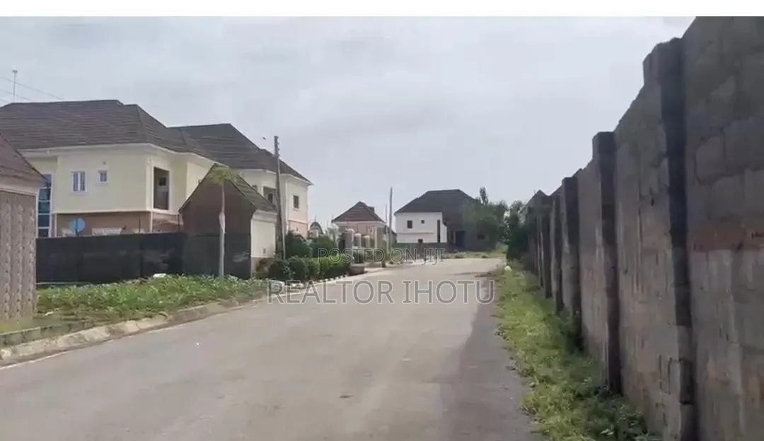 450sqm, Residential, Estate Plot, Tarred Road, C of O in Dawaki