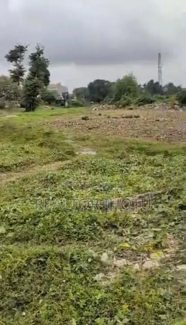 4 Hectares, Commercial, Fcda C of O, Tarred Road. in Zone 4 / Wuse