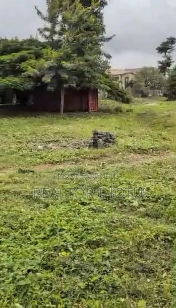 4 Hectares, Commercial, Fcda C of O, Tarred Road. in Zone 4 / Wuse
