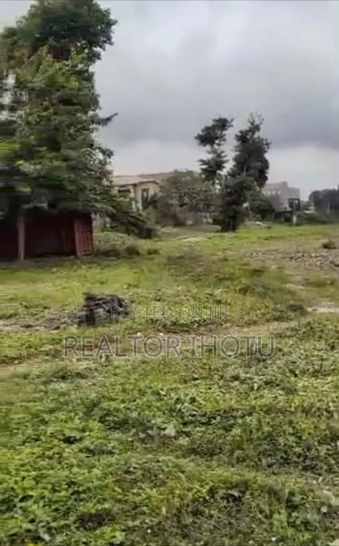 4 Hectares, Commercial, Fcda C of O, Tarred Road. in Zone 4 / Wuse