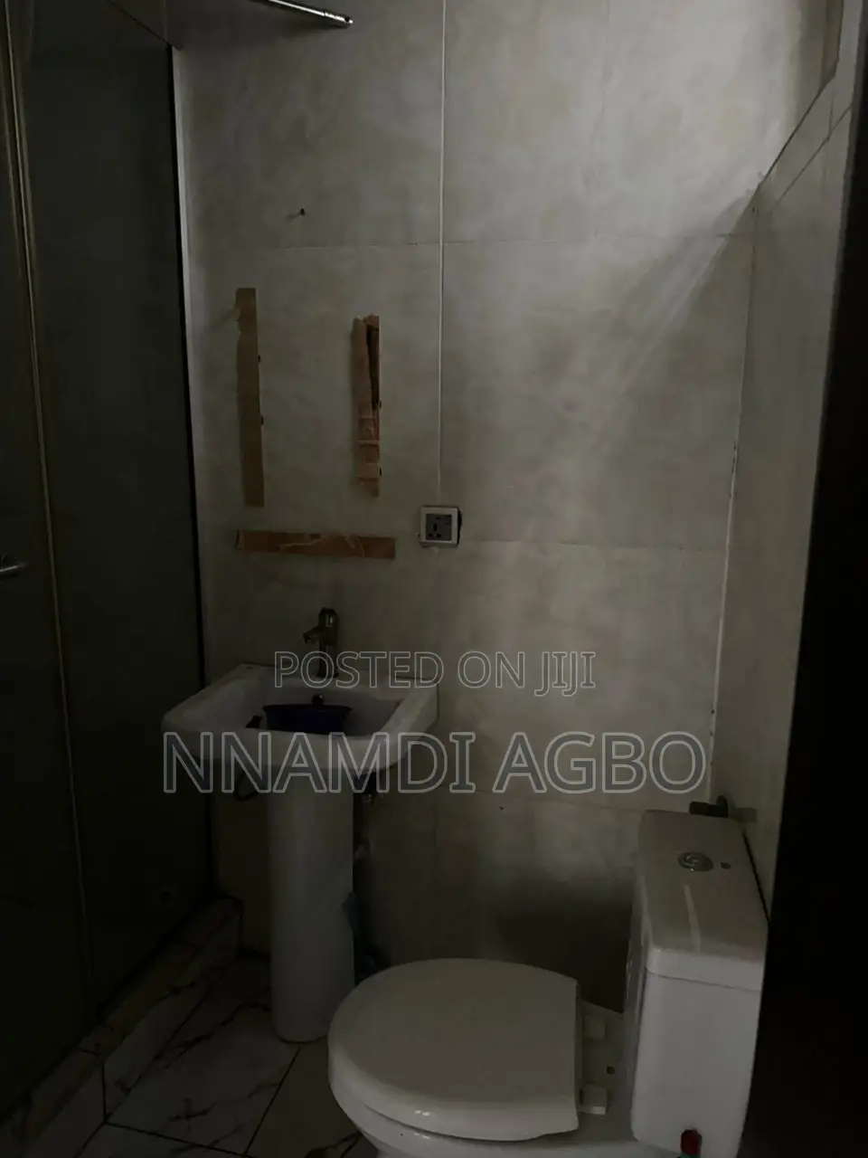 4bdrm Duplex in Chevron for rent in Chevron