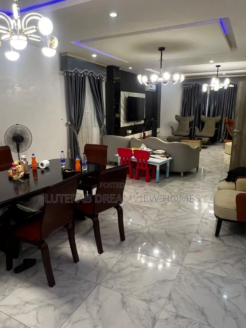 Furnished 5bdrm Duplex in Apo Bridge, Area 1 for rent in Area 1