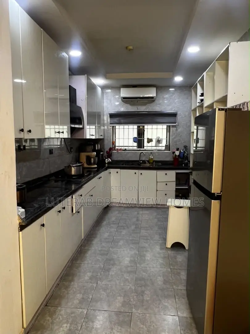 Furnished 5bdrm Duplex in Apo Bridge, Area 1 for rent in Area 1