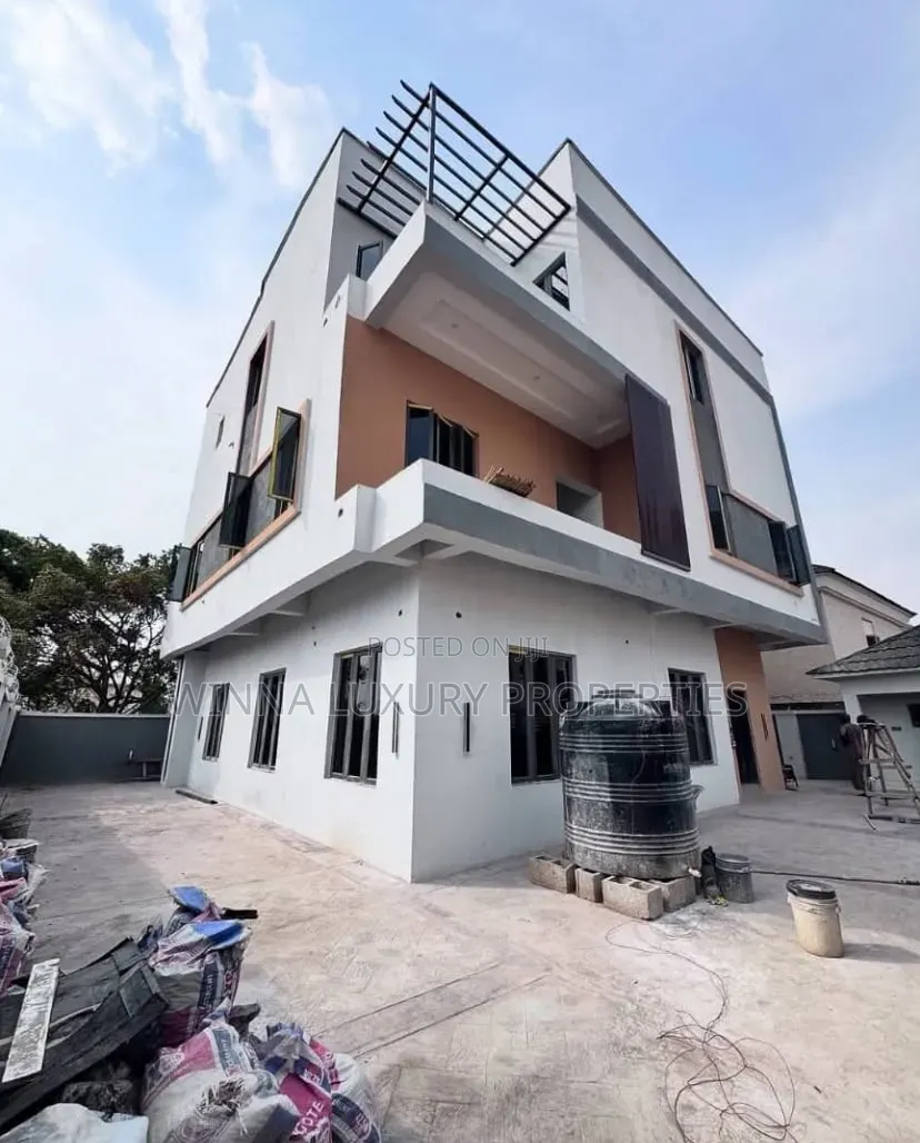 7bdrm Duplex in Utako for sale in Utako