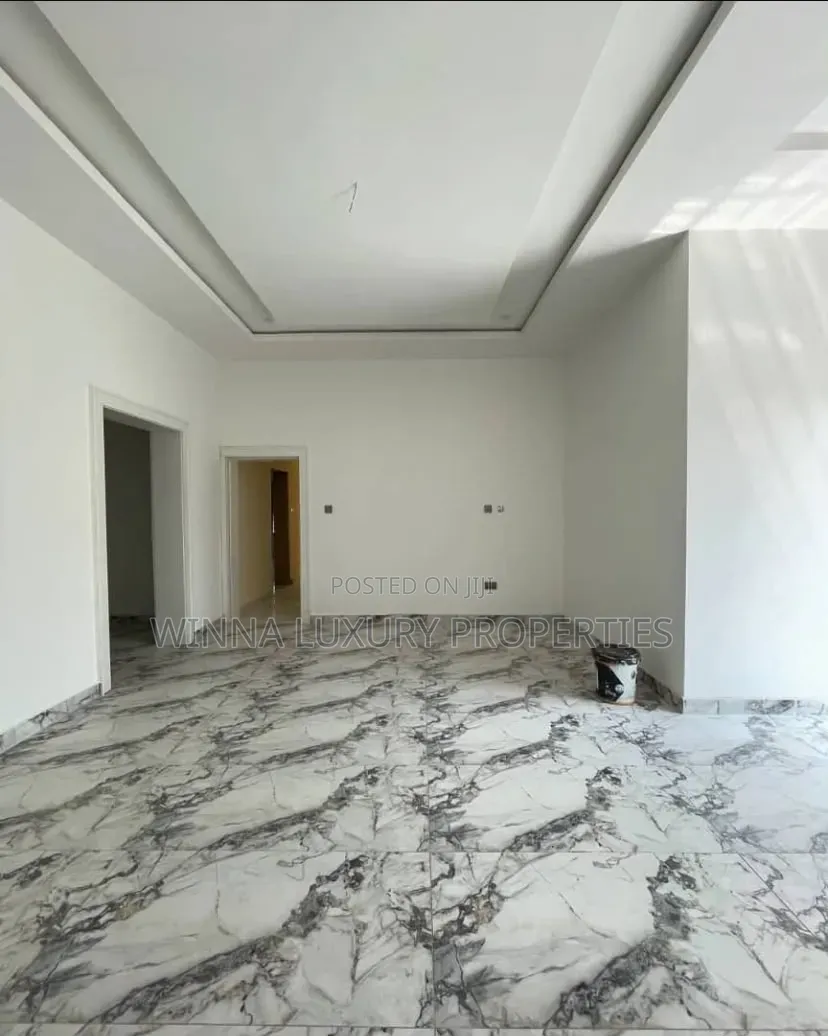 7bdrm Duplex in Utako for sale in Utako