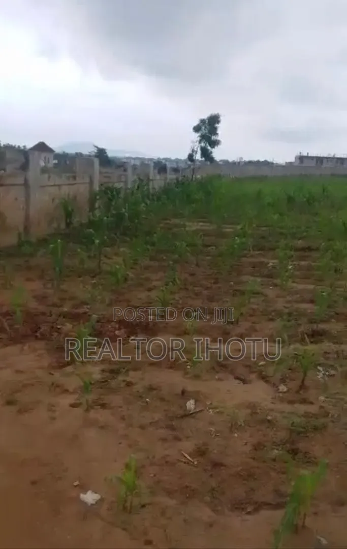 81000sqm, Commercial, Fcda C of O, Tarred Road. in Kiami
