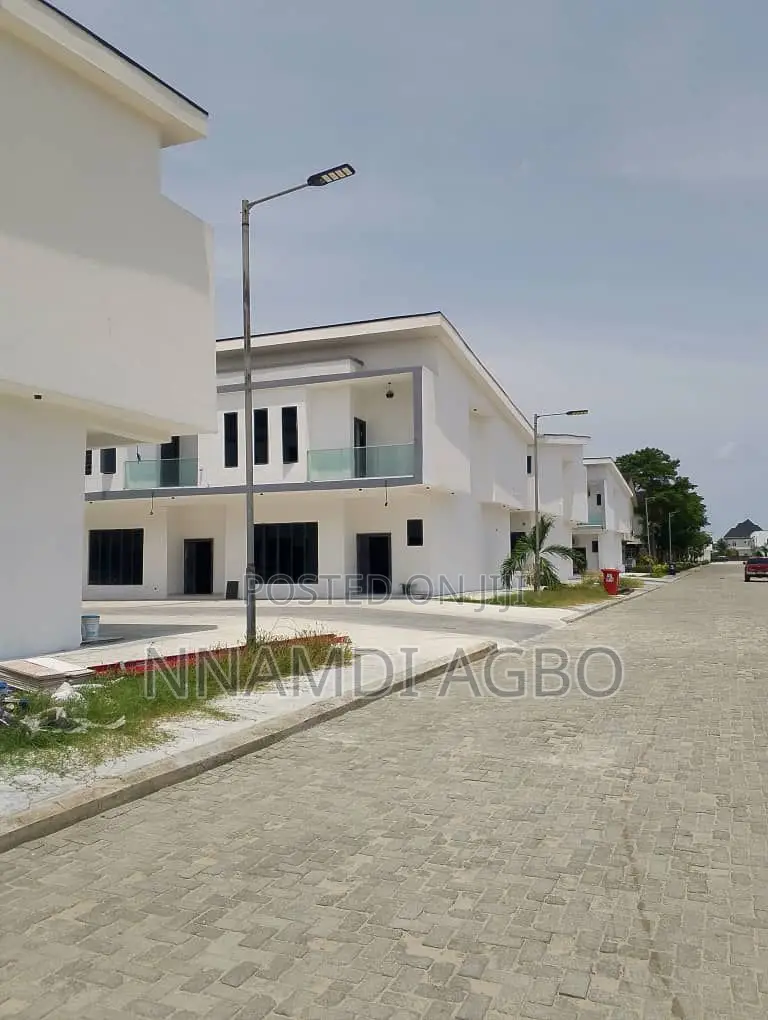 4bdrm Duplex in Abraham Adesanya Estate for rent in Abraham Adesanya Estate
