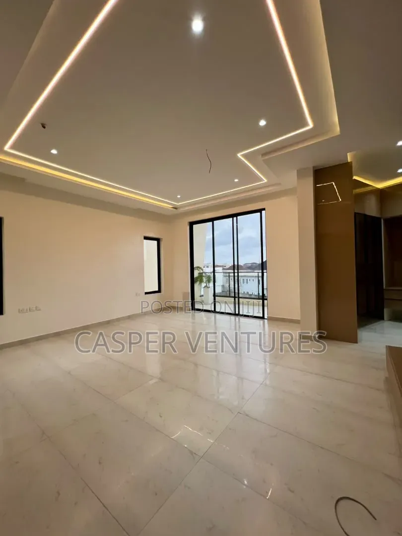 5bdrm Duplex in Royal Pine, Lekki Phase 2 for sale in Lekki Phase 2