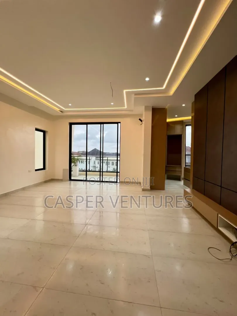 5bdrm Duplex in Royal Pine, Lekki Phase 2 for sale in Lekki Phase 2