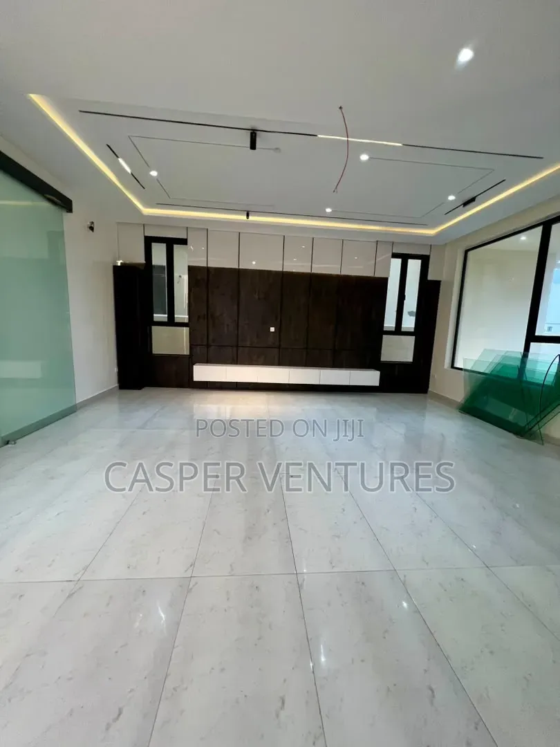 5bdrm Duplex in Royal Pine, Lekki Phase 2 for sale in Lekki Phase 2