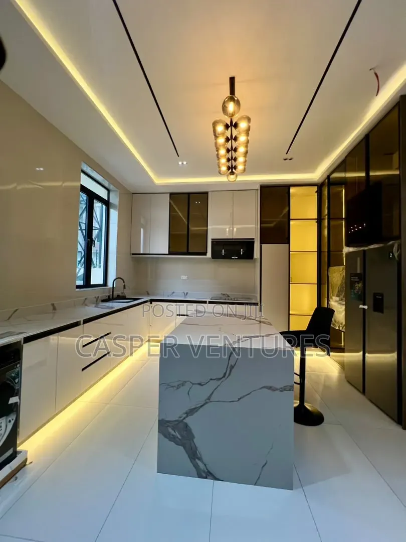 5bdrm Duplex in Royal Pine, Lekki Phase 2 for sale in Lekki Phase 2