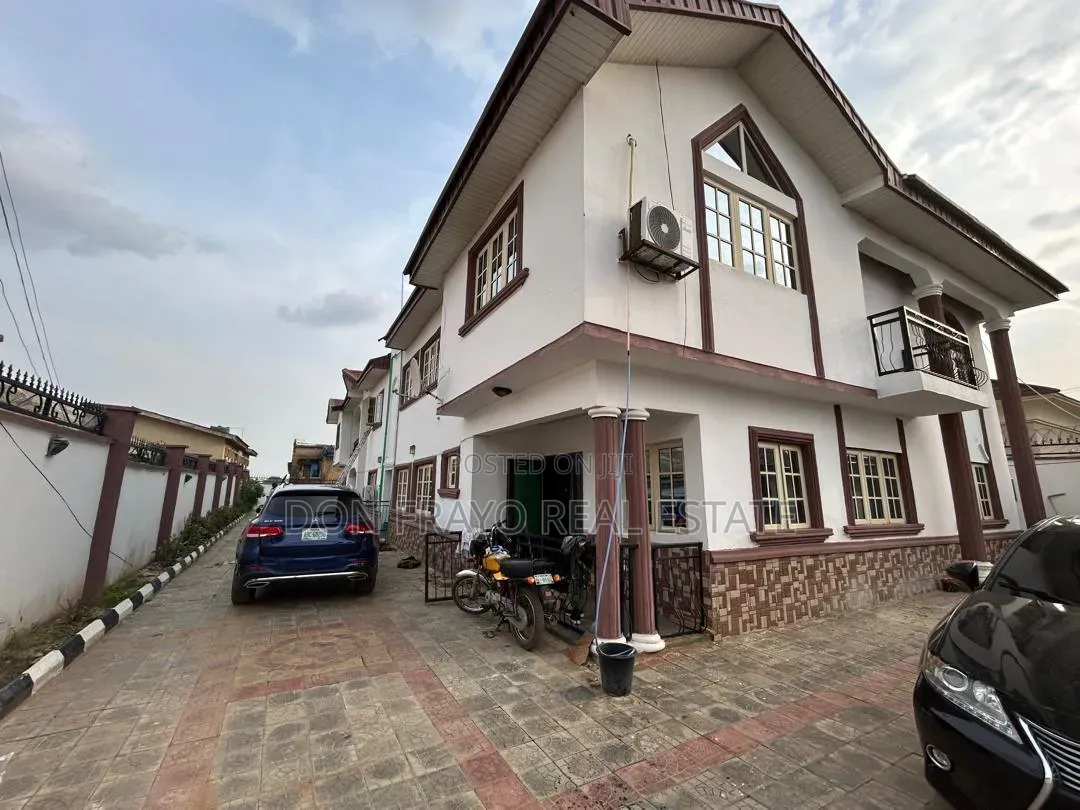3bdrm Duplex in Aare Avenue Oluyole for sale in Oluyole Estate