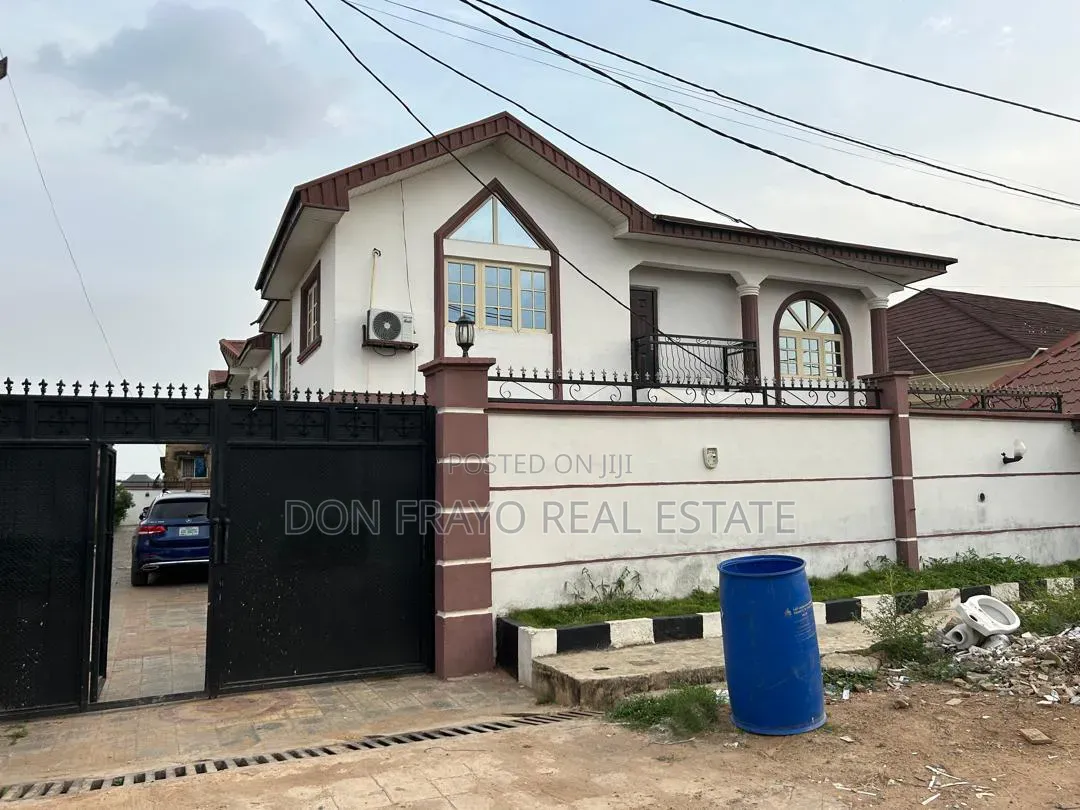 3bdrm Duplex in Aare Avenue Oluyole for sale in Oluyole Estate