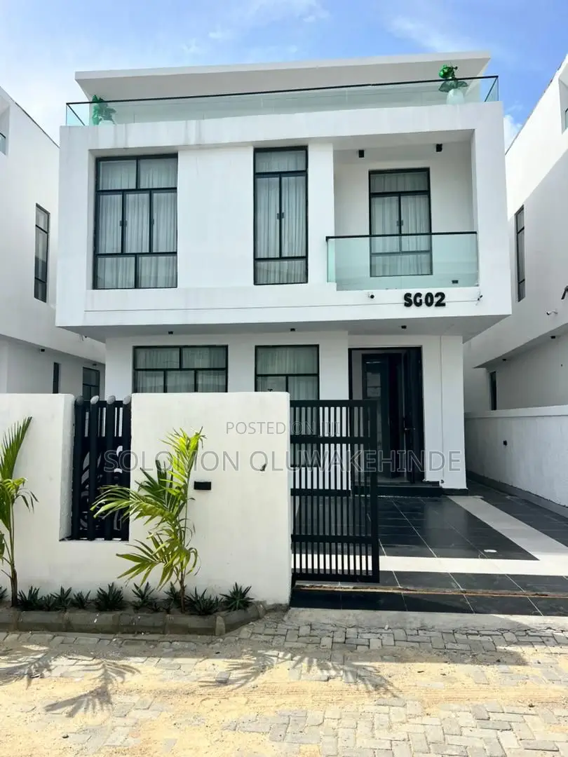 5bdrm Duplex in Chevron for sale in Chevron