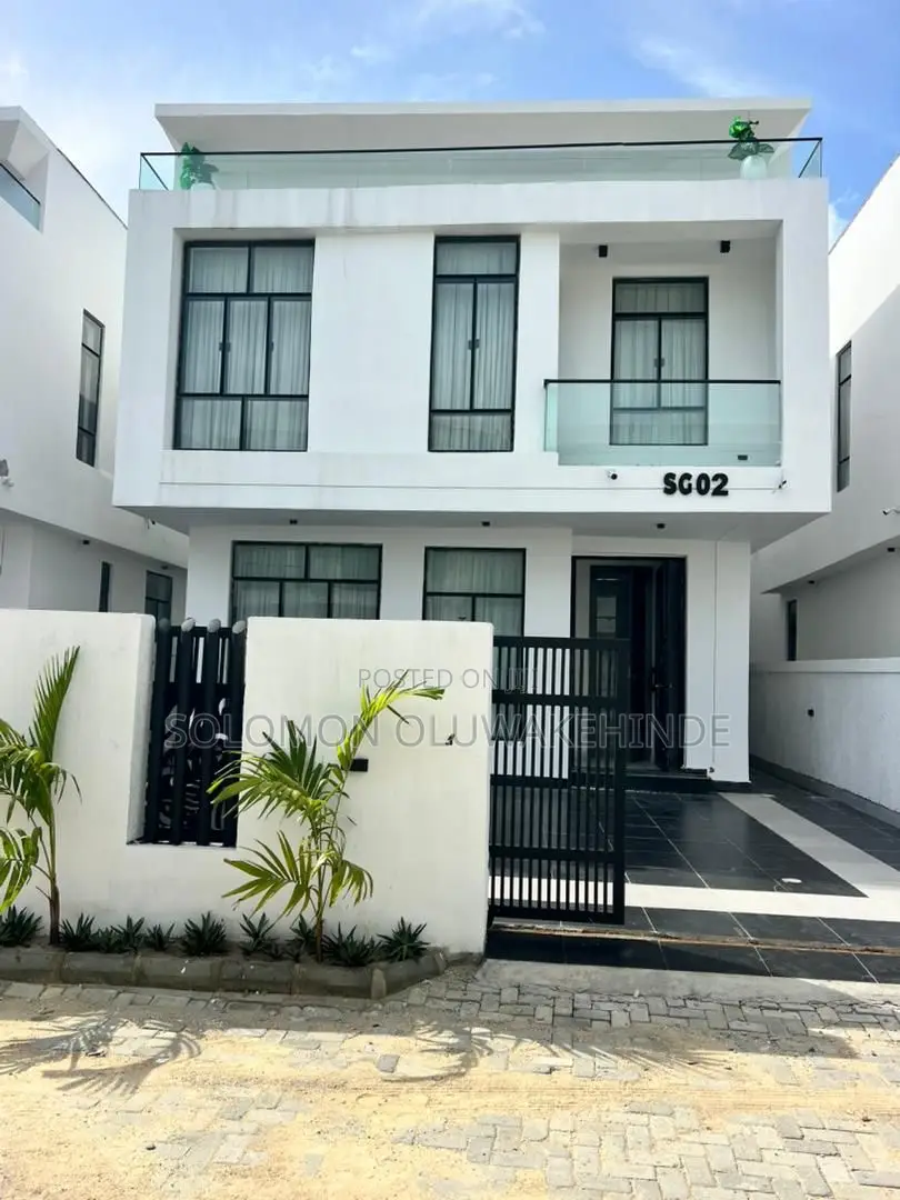 5bdrm Duplex in Chevron for sale in Chevron