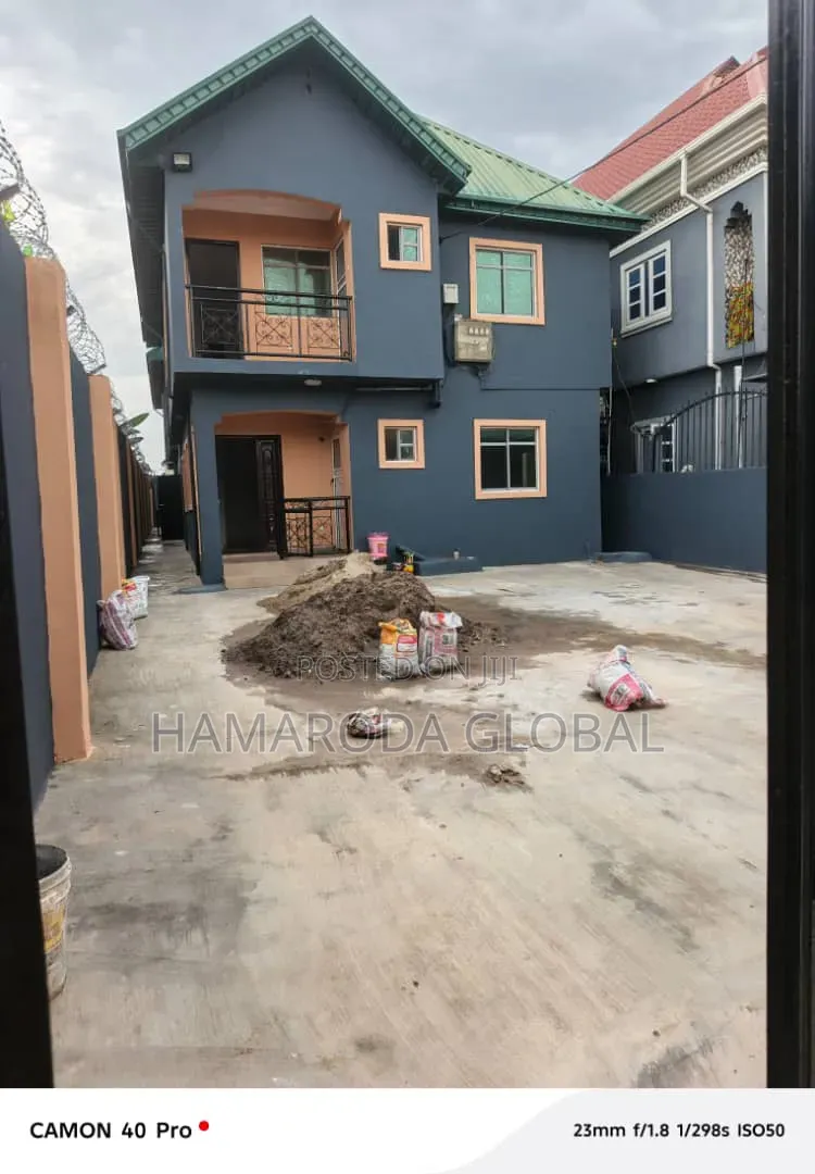 Furnished 8bdrm Block of Flats in Gov'S Rd, Ikotun, Alimosho for sale in Alimosho