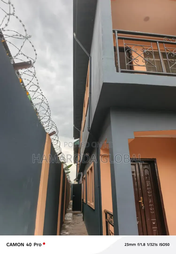 Furnished 8bdrm Block of Flats in Gov'S Rd, Ikotun, Alimosho for sale in Alimosho