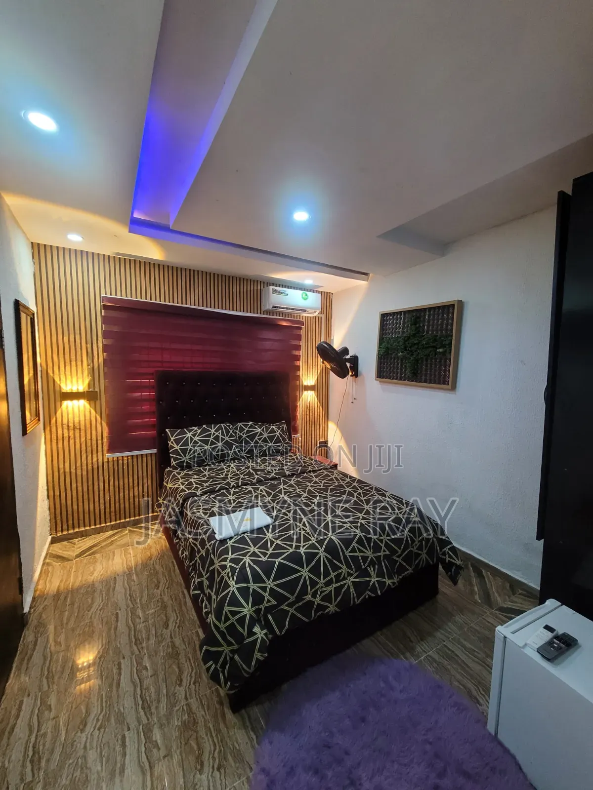 Wine Single Room Ensuite in New Garage / Gbagada