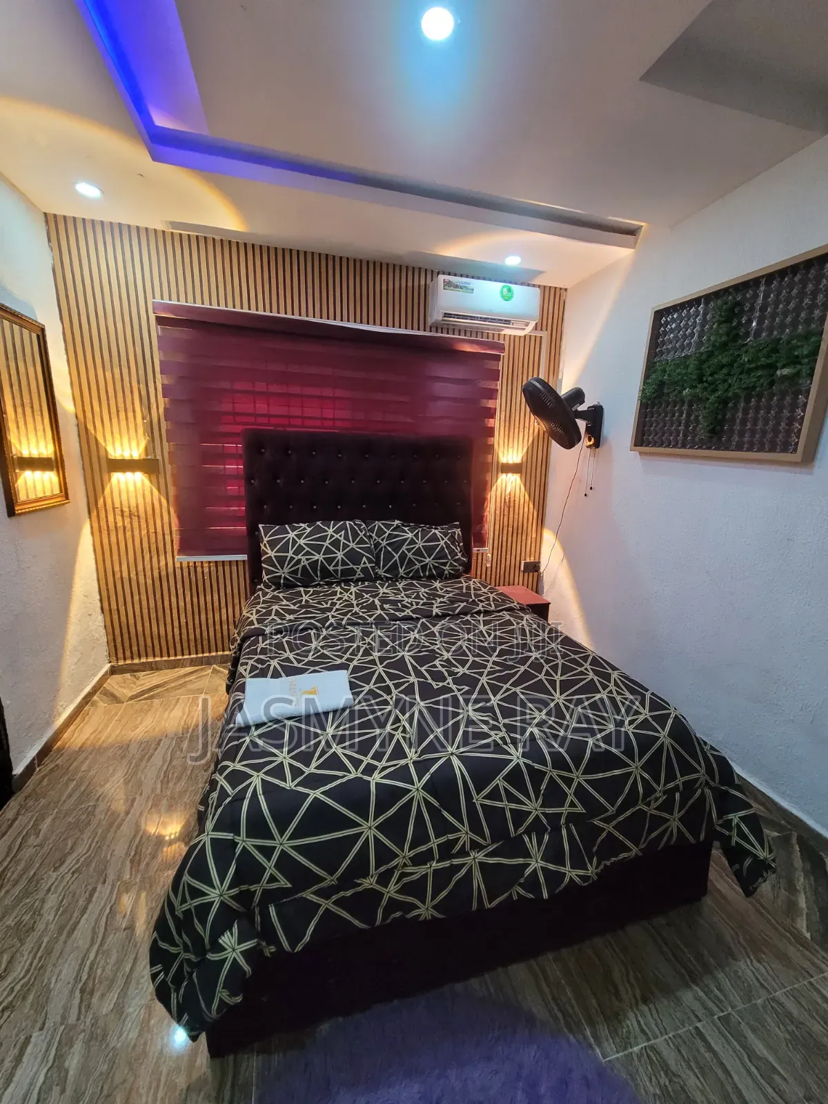 Wine Single Room Ensuite in New Garage / Gbagada