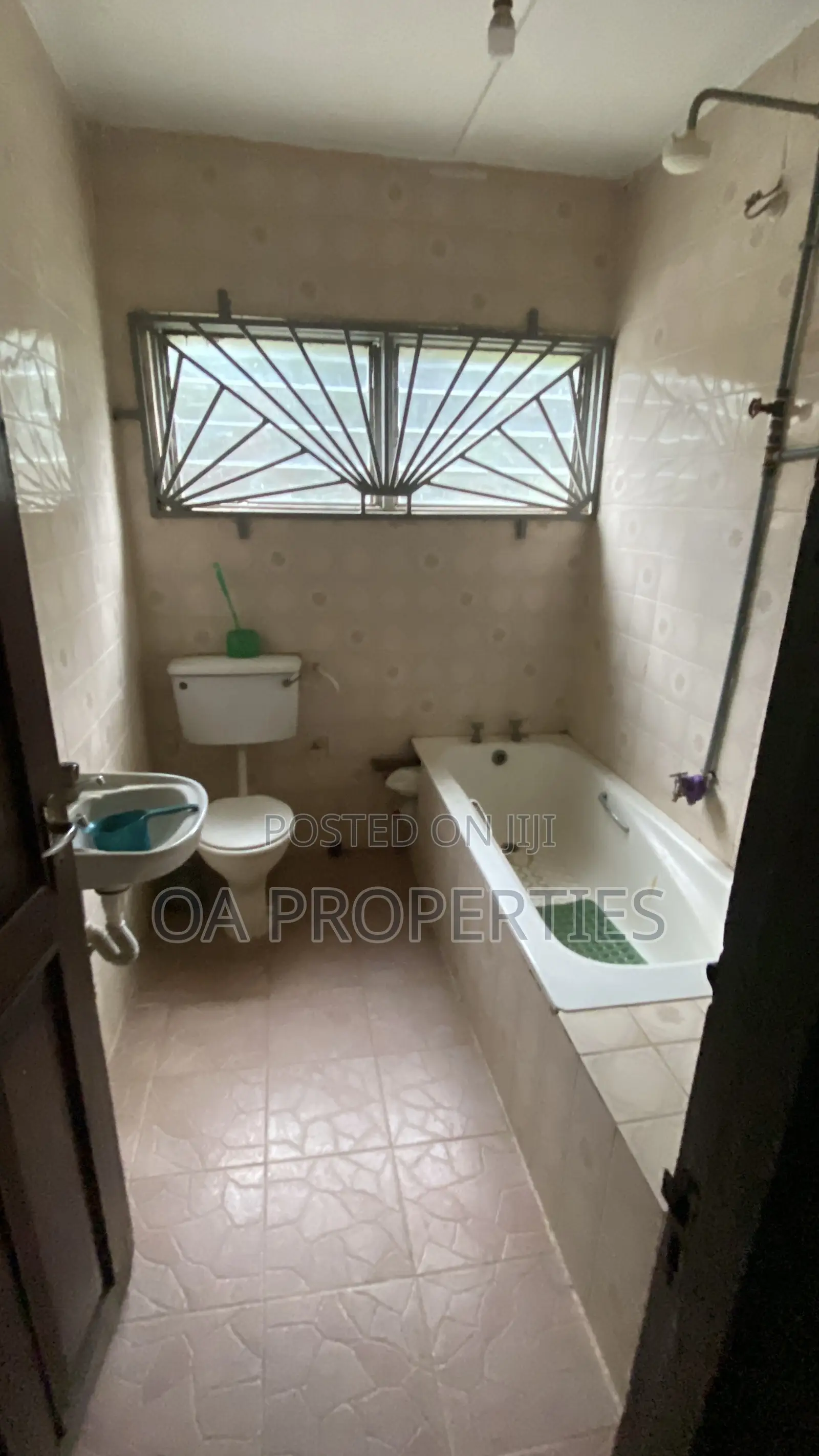 4bdrm Bungalow in Ebedi for sale in Ibadan