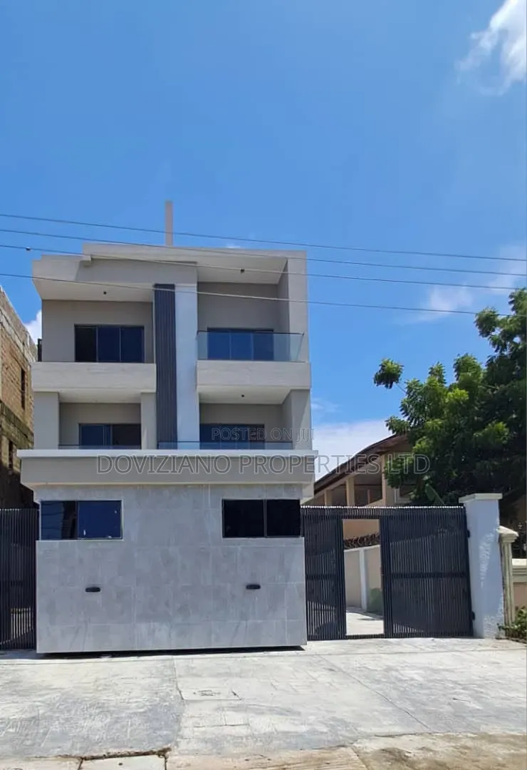 5bdrm Duplex in Lekki Phase 1 for rent in Lekki Phase 1