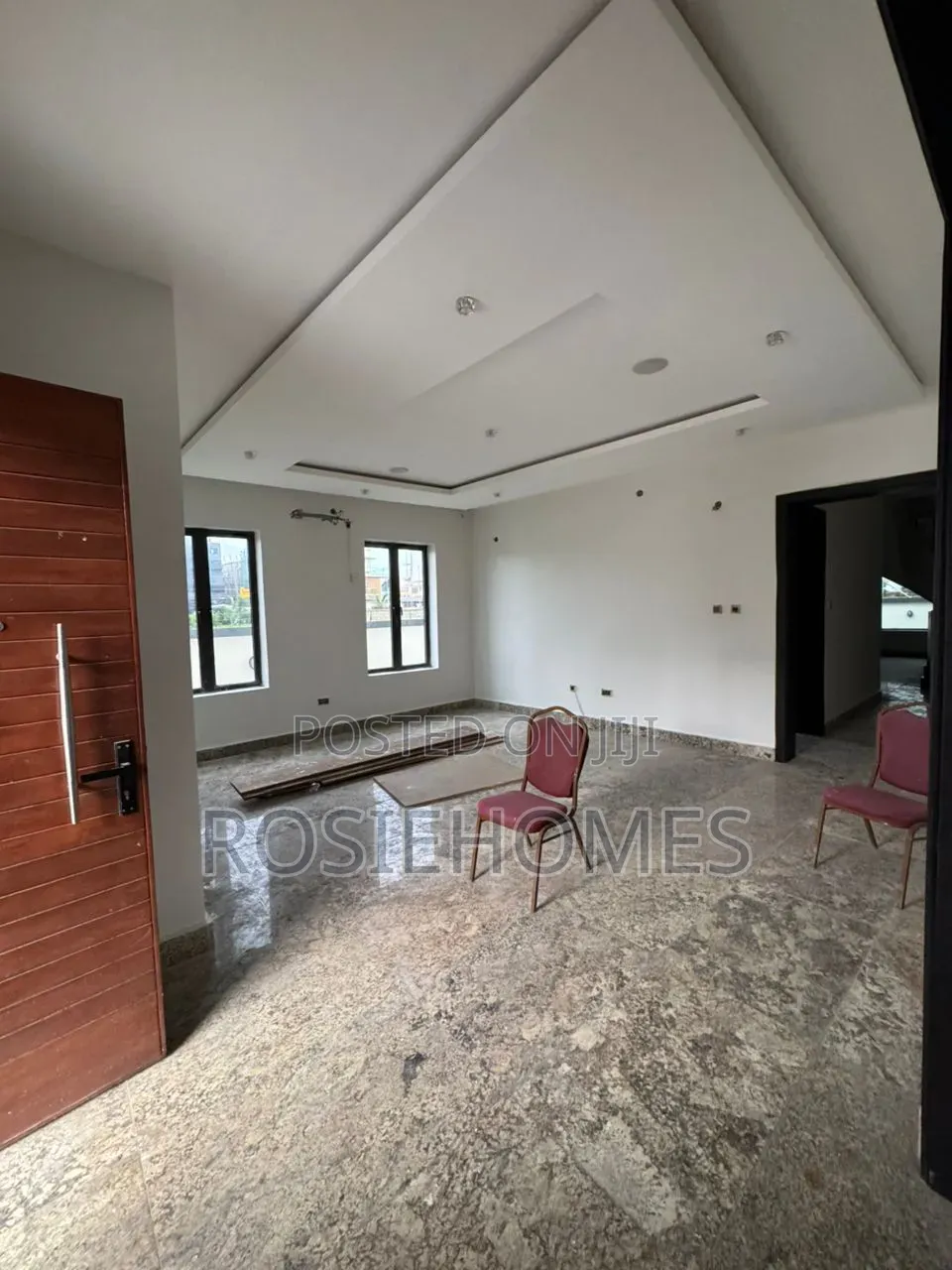 5bdrm Duplex in Pinnock Beach for rent in Osapa london