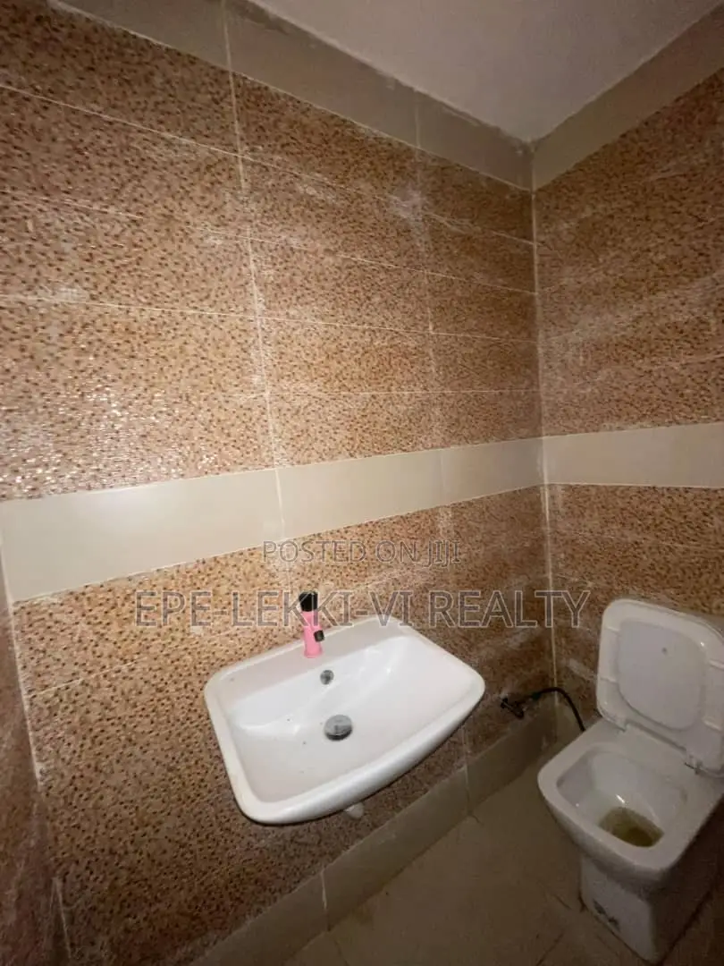 Restaurant Space for Lease in Ikeja Gra Lagos in Ikeja GRA