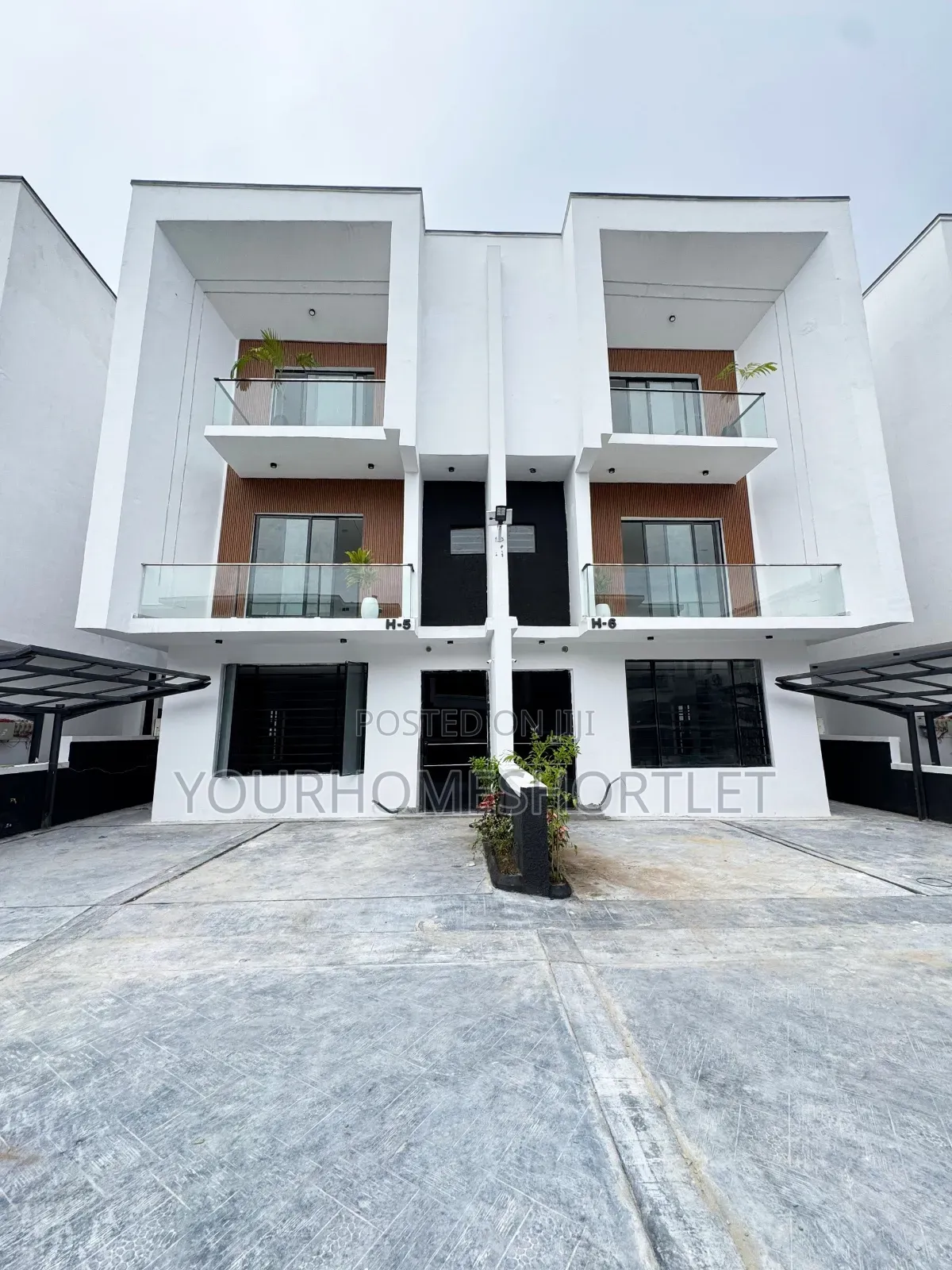4 Bedroom Semi Detached Triplex With Bq in Lekki Expressway