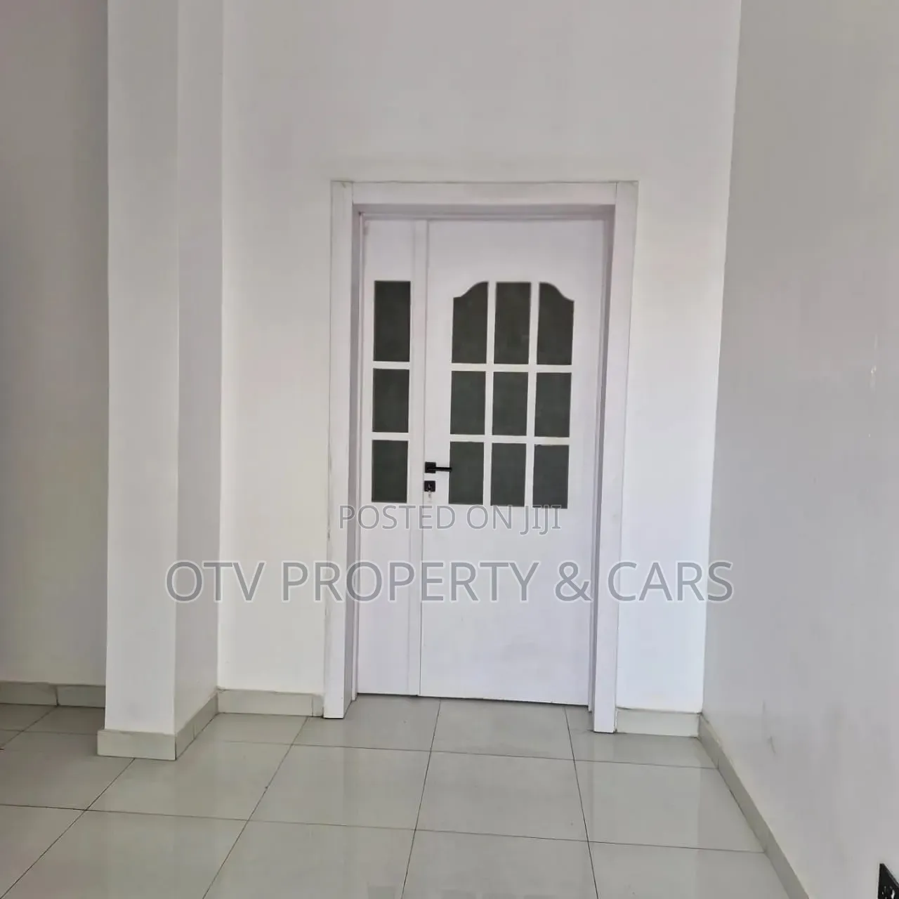 5bdrm Duplex in Chevron for sale in Chevron