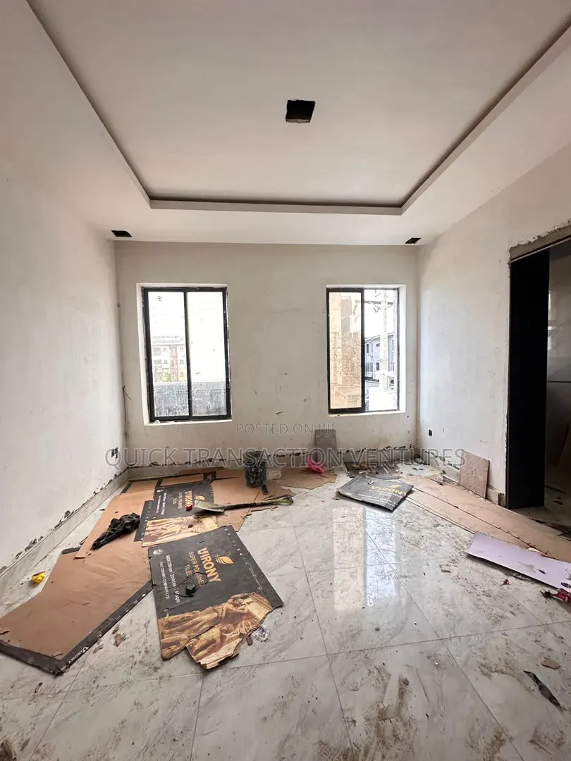 3bdrm Apartment in Victoria Island Extension for sale in Victoria Island Extension