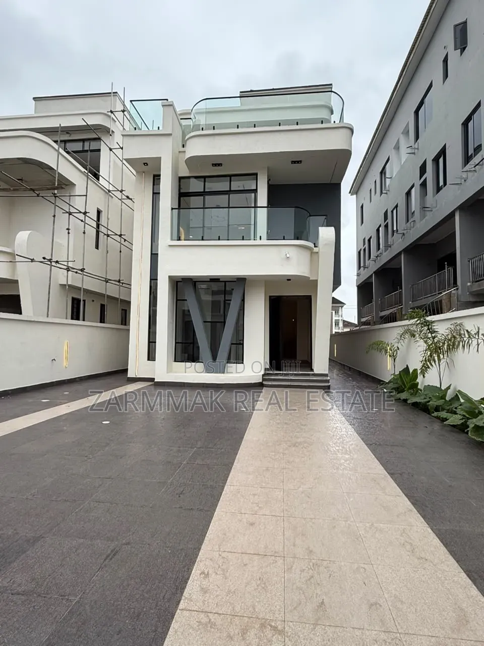 5bdrm Duplex in Lekki for sale in Lekki Phase 1