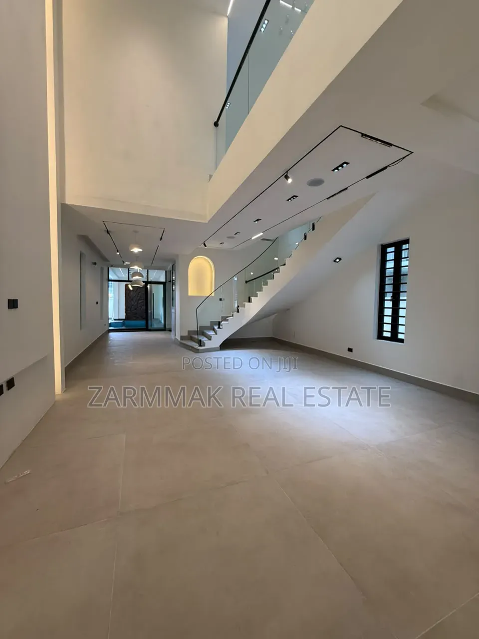 5bdrm Duplex in Lekki for sale in Lekki Phase 1