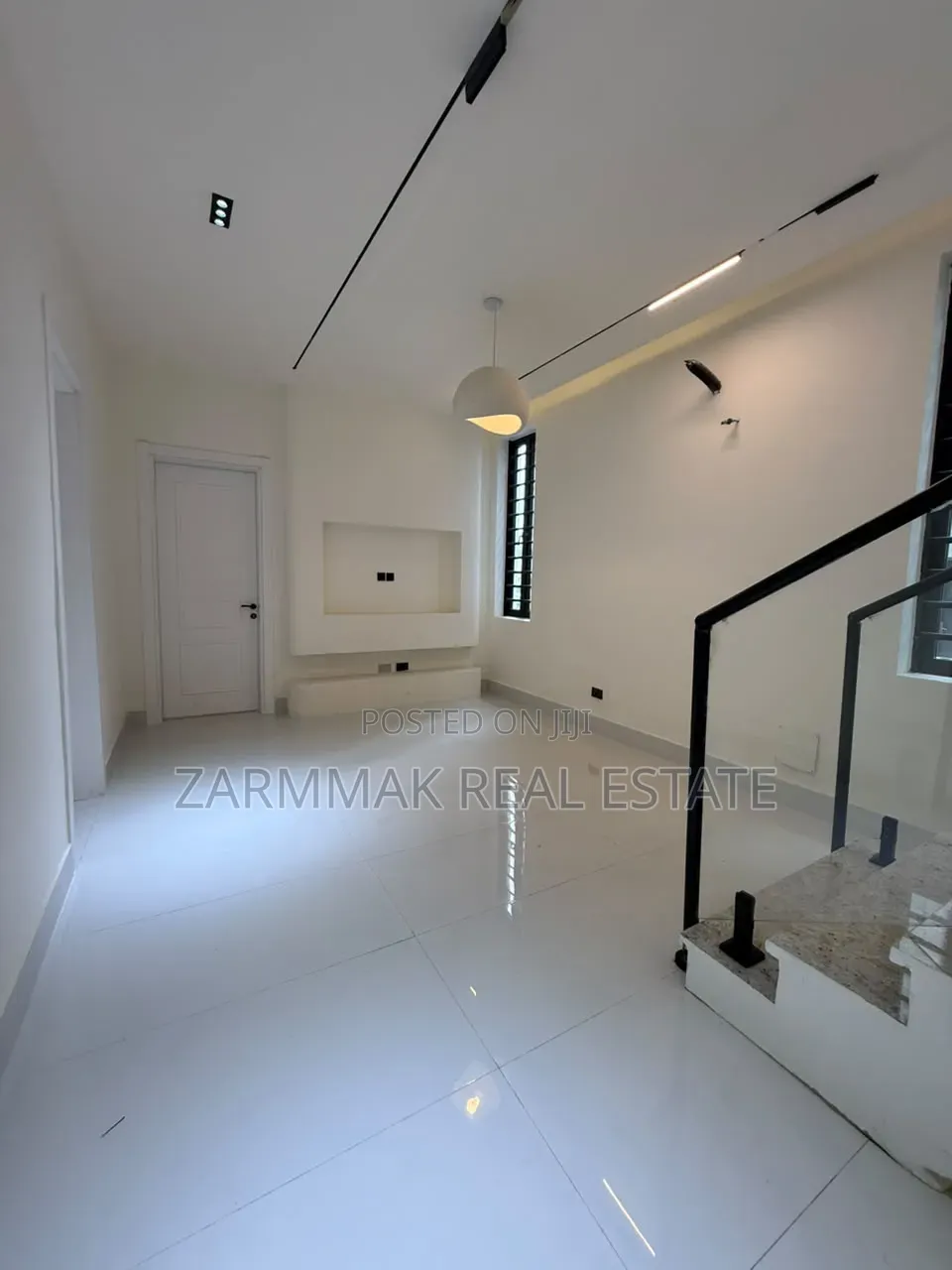 5bdrm Duplex in Lekki for sale in Lekki Phase 1