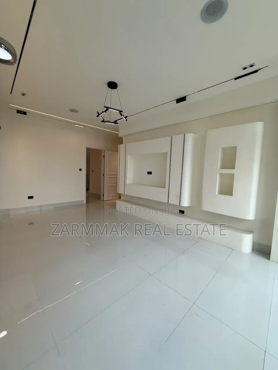 5bdrm Duplex in Lekki for sale in Lekki Phase 1