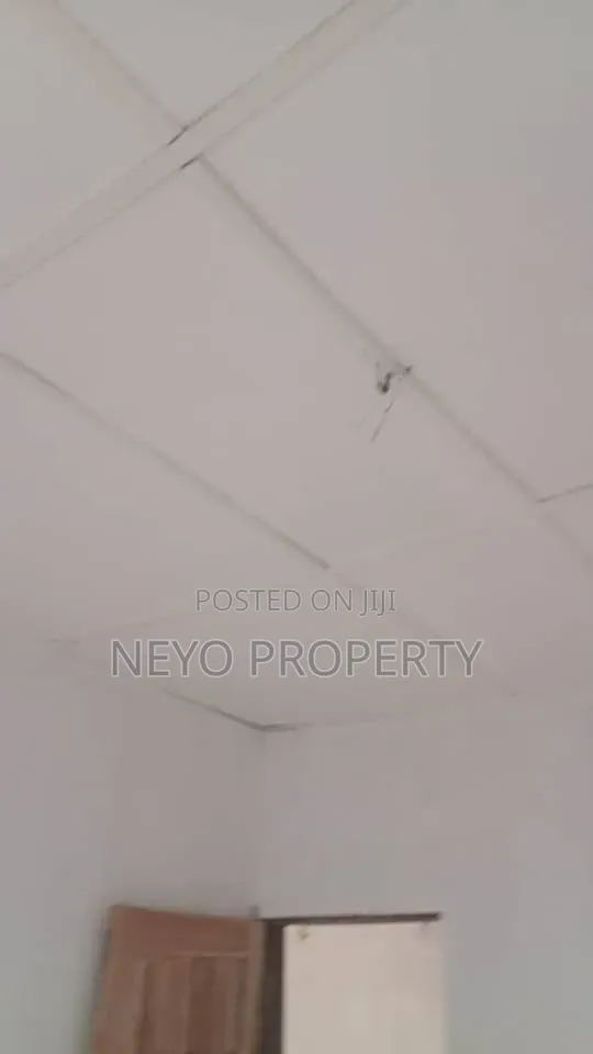 1bdrm Block of Flats in Prosperity Estate, Igbogbo for rent in Igbogbo