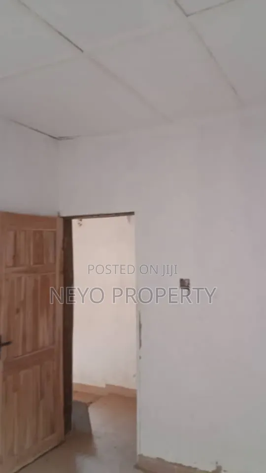 1bdrm Block of Flats in Prosperity Estate, Igbogbo for rent in Igbogbo