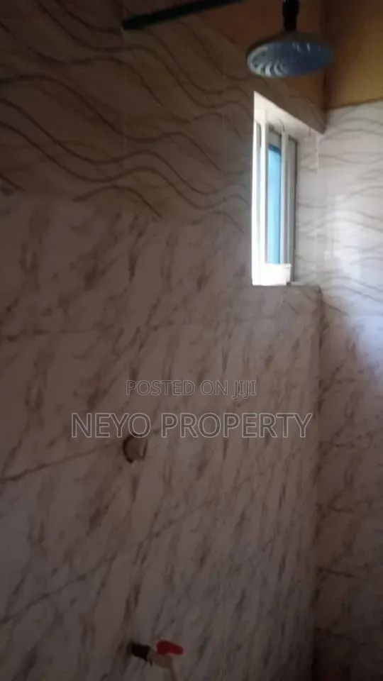 1bdrm Block of Flats in Prosperity Estate, Igbogbo for rent in Igbogbo