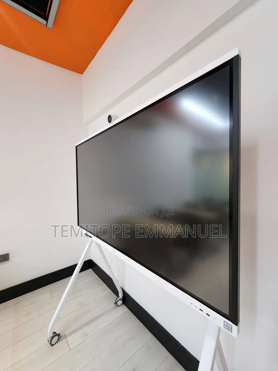 Massive Office Building on 2000sqm in Adeola Odeku