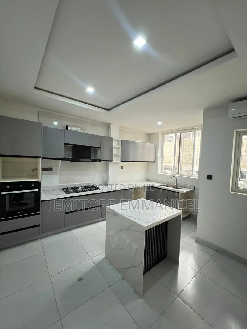 Furnished 4bdrm Penthouse in Ikate for sale in Ikate