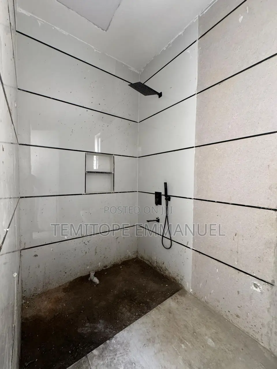 Furnished 5bdrm House in Parkview Estate for sale in Parkview Estate