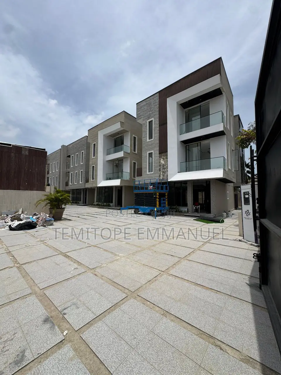 Furnished 5bdrm House in Parkview Estate for sale in Parkview Estate