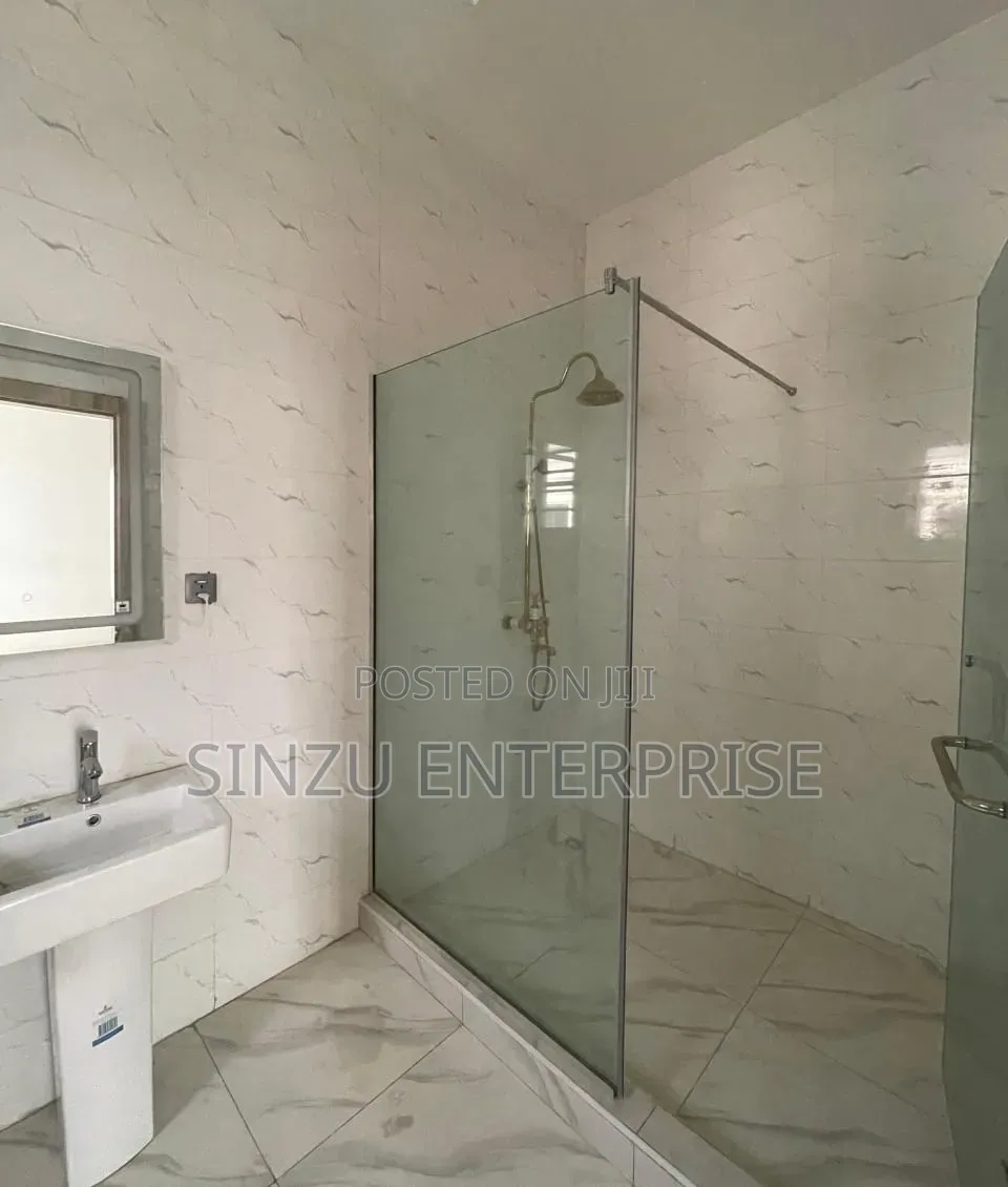Studio Apartment in Oral Estate, Chevron for rent in Chevron
