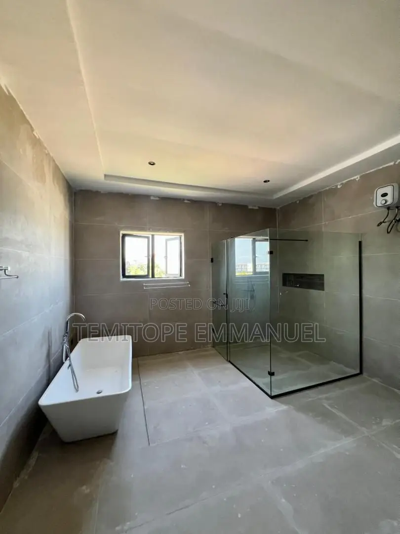 Furnished 6bdrm Duplex in Ikate for sale in Ikate