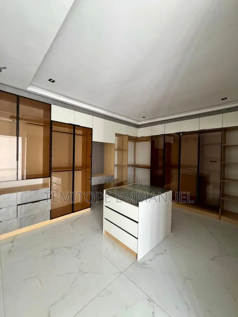 Furnished 6bdrm Duplex in Ikate for sale in Ikate