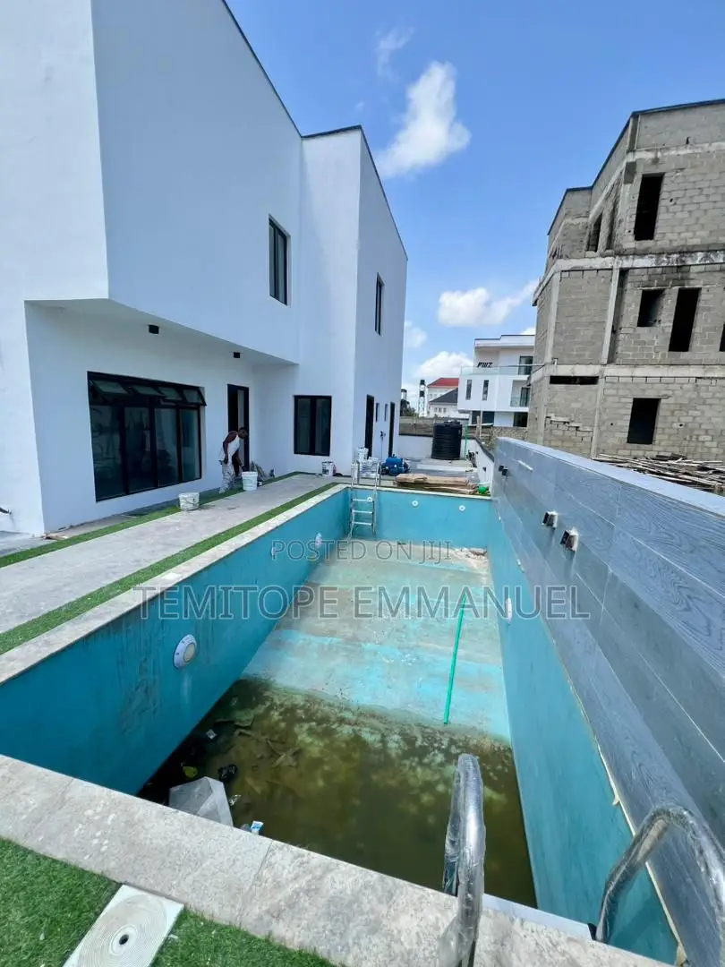 Furnished 6bdrm Duplex in Ikate for sale in Ikate